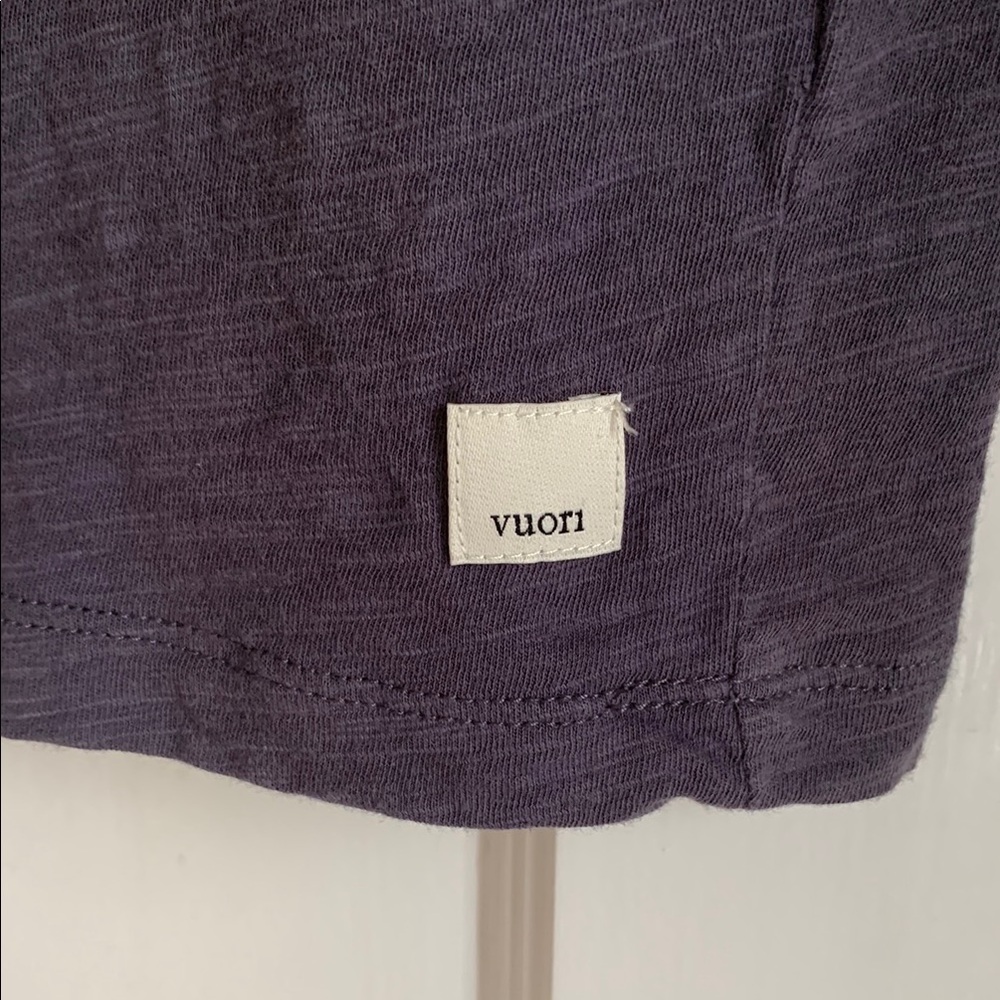 Vuori Men's Gray T-Shirt, Size M - Picture 2 of 4